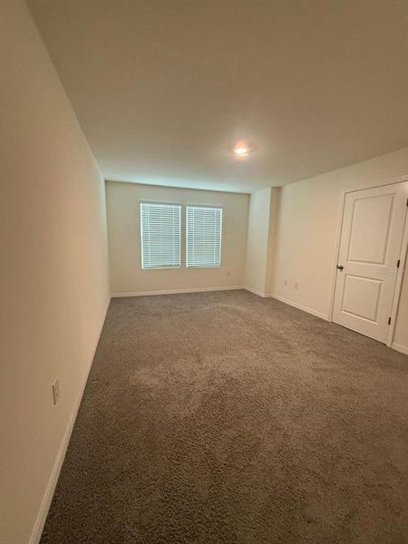 Spacious, unfurnished interior of a new home in , Ocala (Image 30).