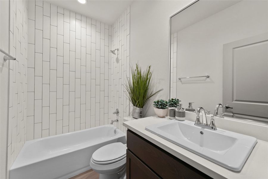 Full Secondary Bathroom 2nd Floorm