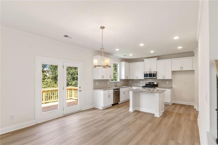 Furnished interior view inside a new home in Hellen Valley, Braselton (Image 13).