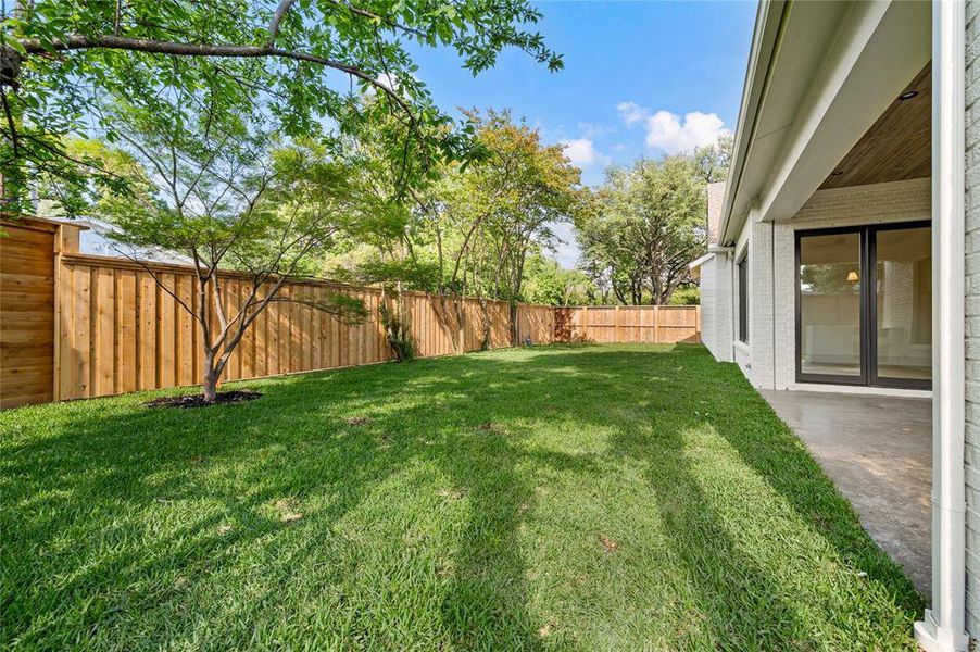 Exterior details and patio area of a home in , Richardson (Image 25).