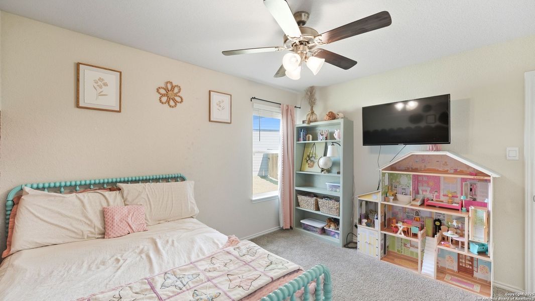 Furnished interior view inside a new home in , Floresville (Image 34).