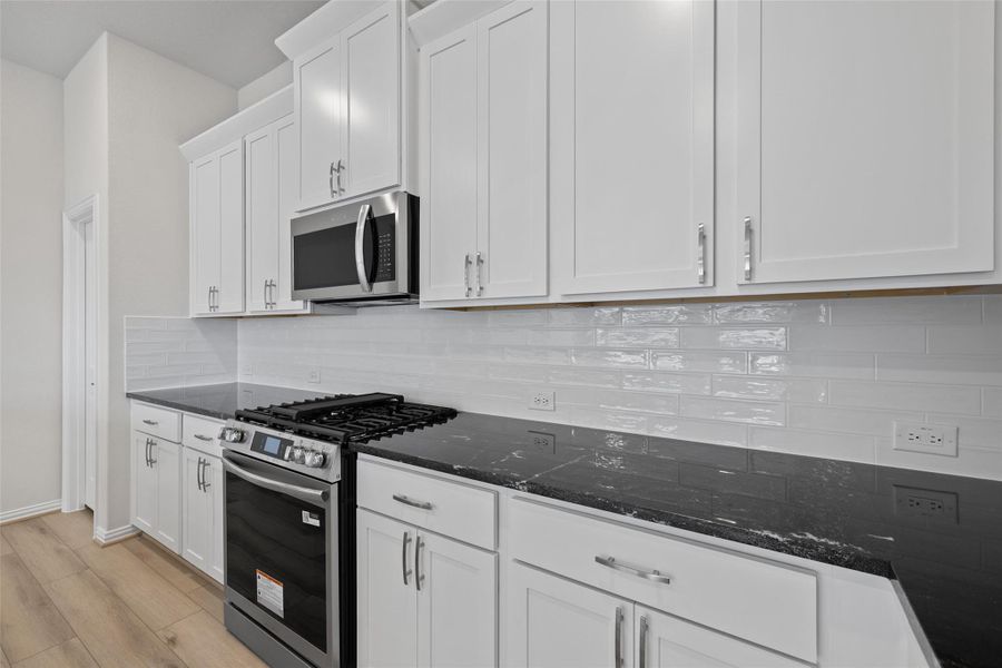 Furnished interior view inside a new home in Coastal Point, League City (Image 8). Furnished interior view inside a new home in Coastal Point, League City (Image 8).