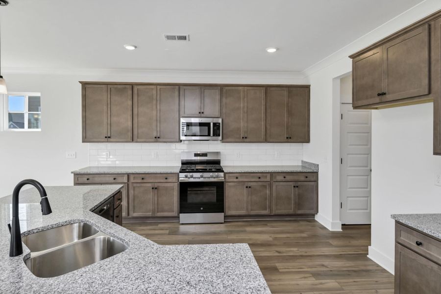 Image 41 of a home in Ashton Lakes.