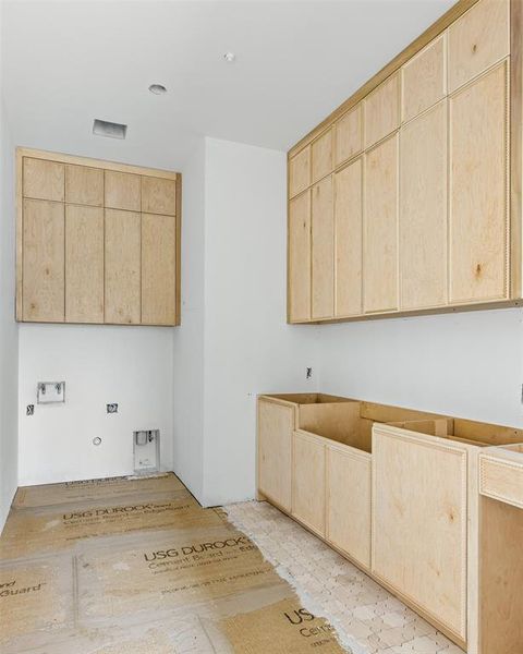 Furnished interior view inside a new home in , Dallas (Image 15). Furnished interior view inside a new home in , Dallas (Image 15).