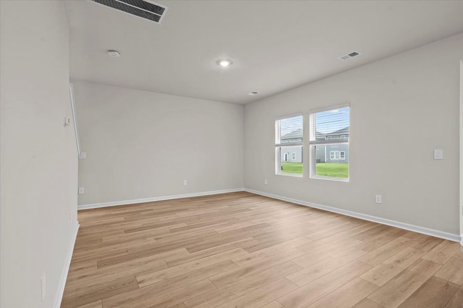 Spacious, unfurnished interior of a new home in Pleasant Brook, Piedmont (Image 11).