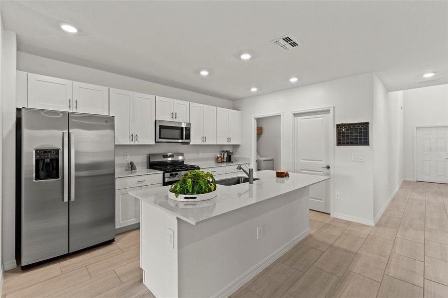 Furnished interior view inside a new home in Prosperity Lakes, Parrish (Image 11). Furnished interior view inside a new home in Prosperity Lakes, Parrish (Image 11).