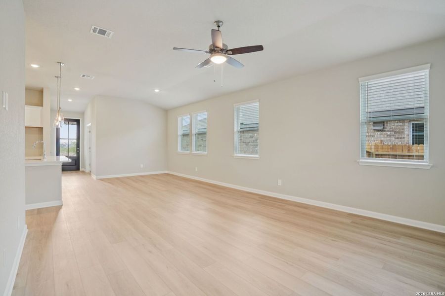 Spacious, unfurnished interior of a new home in Sagebrooke - Premier Series, San Antonio (Image 28).