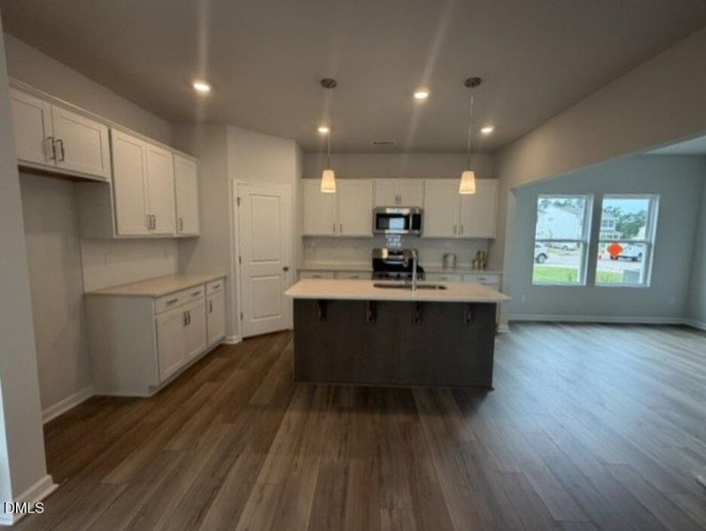 kitchen straight on (Medium)