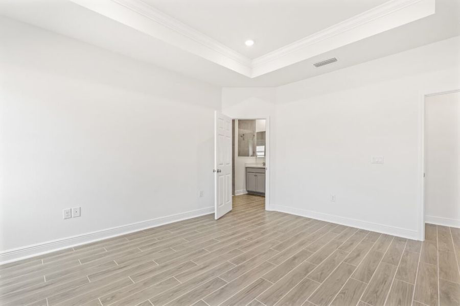 Spacious, unfurnished interior of a new home in Natureview, Freeport (Image 28).