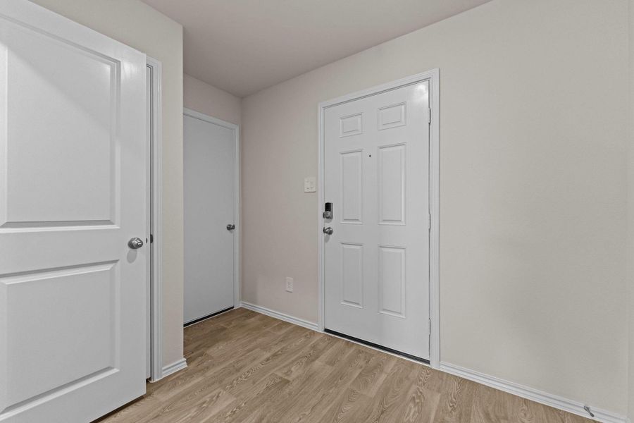 Spacious, unfurnished interior of a new home in Sunset Oaks, Maxwell (Image 20).