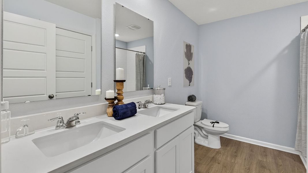 Representative furnished interior of a home built from the BERKELEY II by D.R. Horton in Bridle Creek Express, Jacksonville (Image 18).