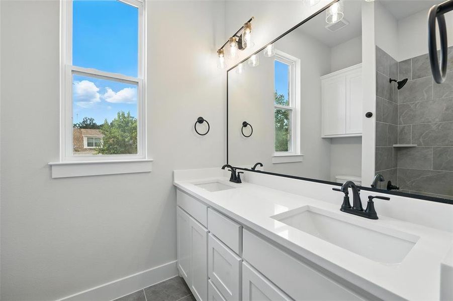 Furnished interior view inside a new home in , Weatherford (Image 7).