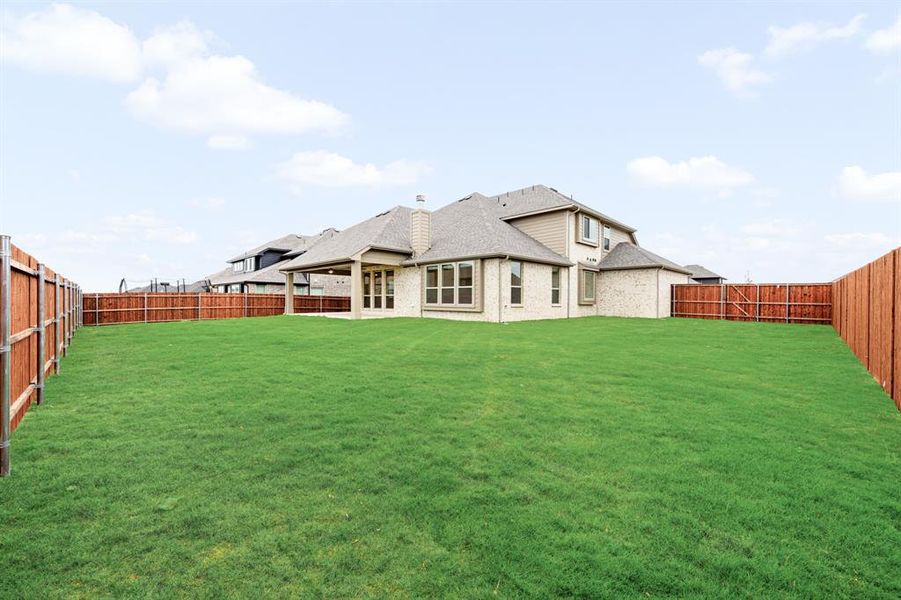 Exterior details and patio area of a home in Hayes Crossing, Midlothian (Image 21). Exterior details and patio area of a home in Hayes Crossing, Midlothian (Image 21).