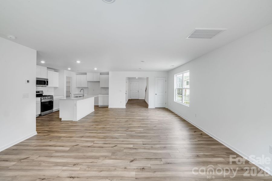 Spacious, unfurnished interior of a new home in Cleveland Hill, Shelby (Image 23).