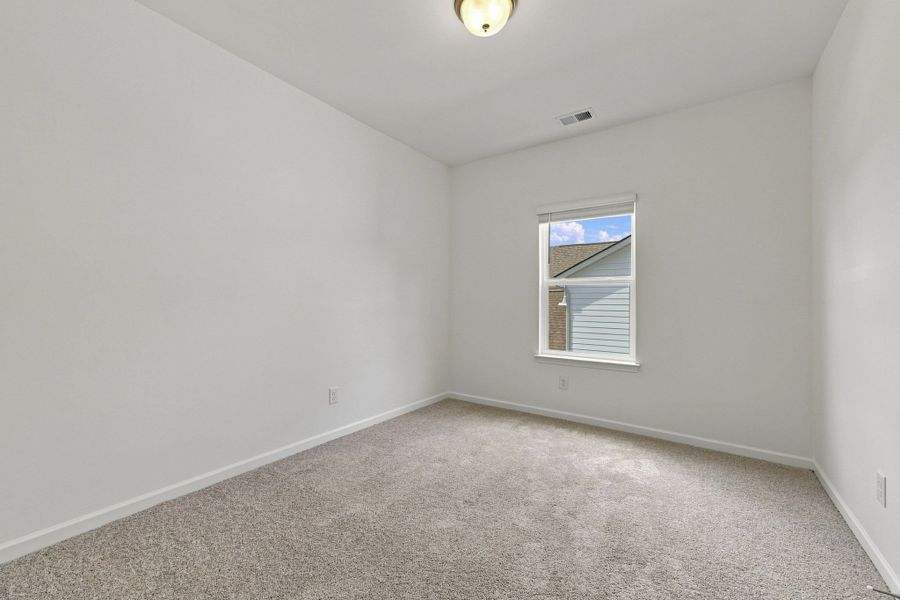 Spacious, unfurnished interior of a new home in The Oaks, Clarksville (Image 29).