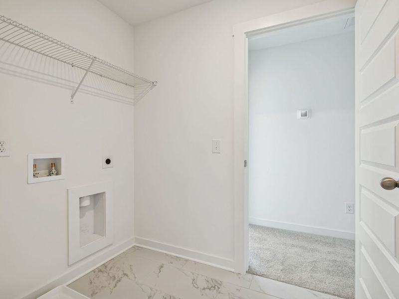 Spacious, unfurnished interior of a new home in Sage Farms, White House (Image 32).