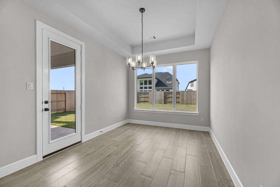 Spacious, unfurnished interior of a new home in Grange, Katy (Image 16).