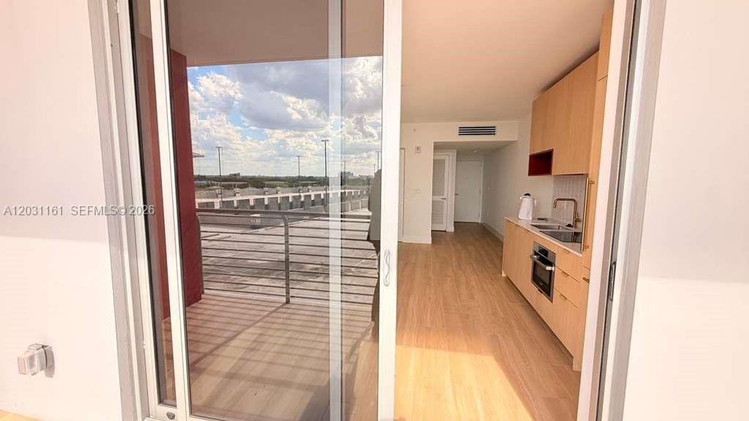 Spacious, unfurnished interior of a new home in , Miami (Image 9).