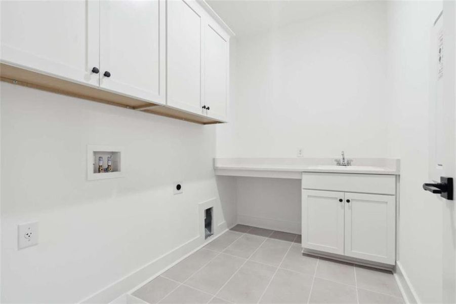 Furnished interior view inside a new home in Ellis, Marietta (Image 14).