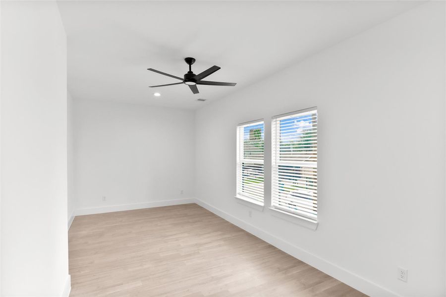 Spacious, unfurnished interior of a new home in , Houston (Image 21).
