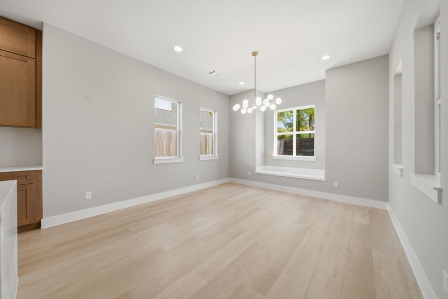 Spacious, unfurnished interior of a new home in , Tomball (Image 35).