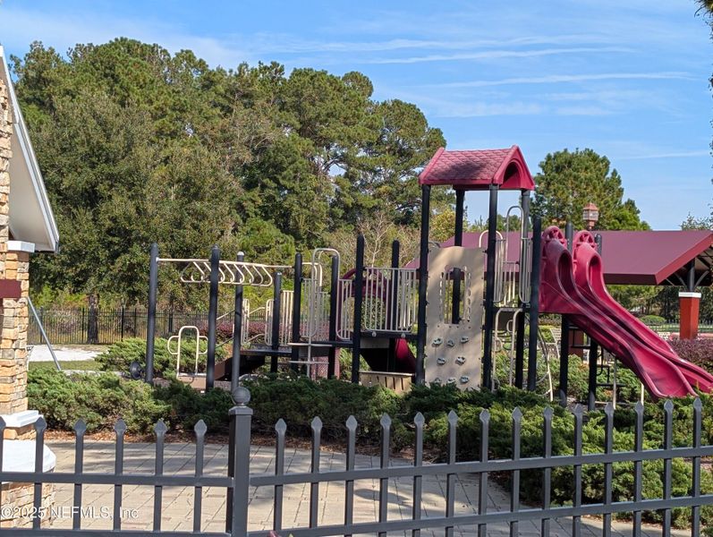 Community amenities in Shadow Crest at Rolling Hills, Green Cove Springs (Image 38).