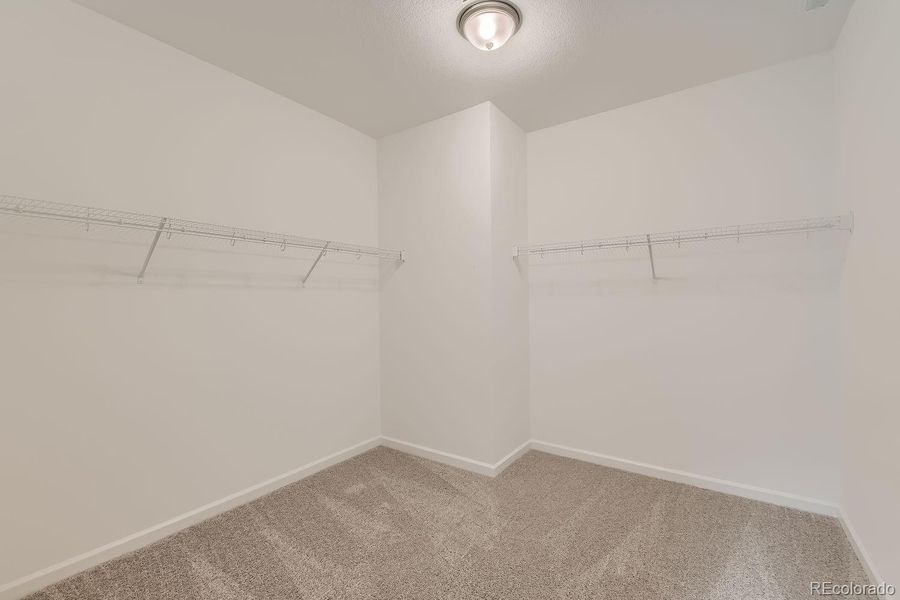 Spacious, unfurnished interior of a new home in Wolf Creek Run, Strasburg (Image 20).