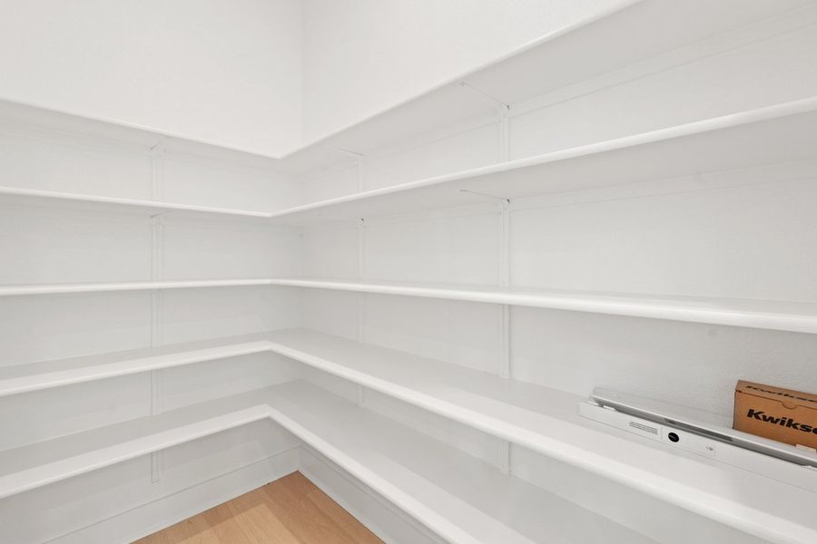 Spacious, unfurnished interior of a new home in Persimmon, Buda (Image 22).