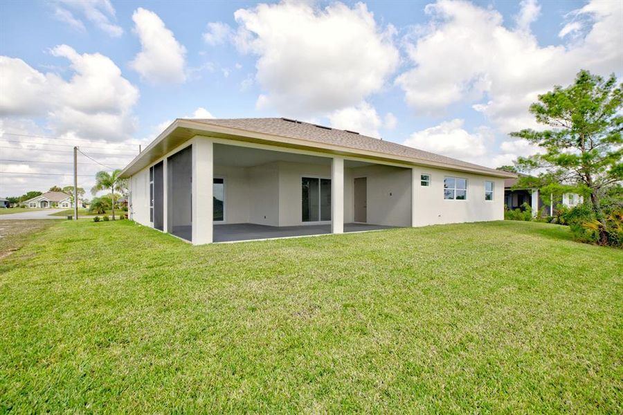 Exterior details and patio area of a home in , Sebring (Image 26).