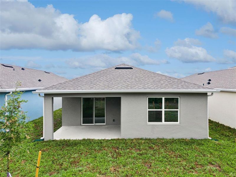 Exterior details and patio area of a home in , Kissimmee (Image 2).