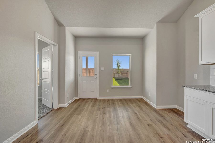 Spacious, unfurnished interior of a new home in Park Place, New Braunfels (Image 29).