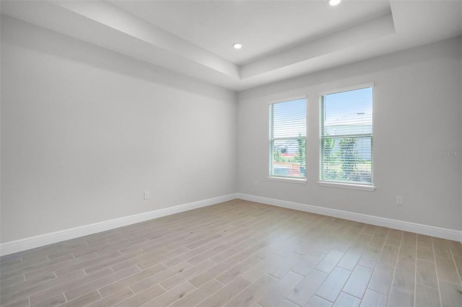 Spacious, unfurnished interior of a new home in Waterleigh, Winter Garden (Image 48). Spacious, unfurnished interior of a new home in Waterleigh, Winter Garden (Image 48).