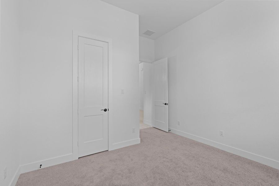 Spacious, unfurnished interior of a new home in Jordan Ranch, Fulshear (Image 22).