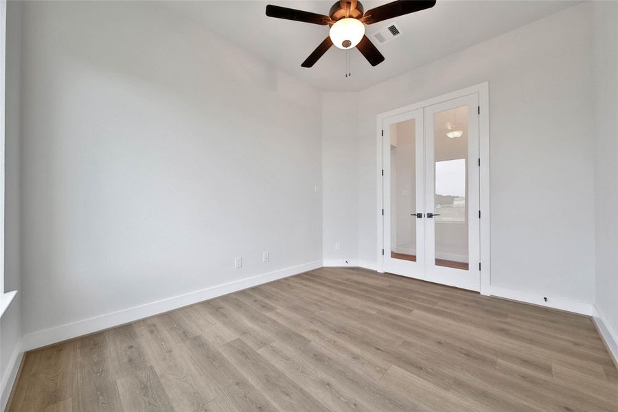Spacious, unfurnished interior of a new home in , Rosharon (Image 35).