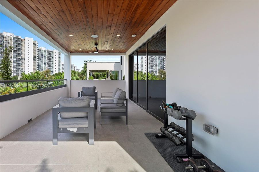 Exterior details and patio area of a home in , Fort Lauderdale (Image 16).