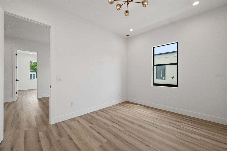 Spacious, unfurnished interior of a new home in , Tampa (Image 36).