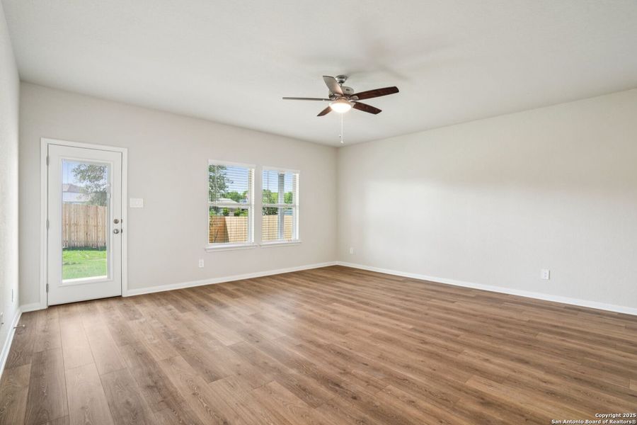 Spacious, unfurnished interior of a new home in Royal Crest, San Antonio (Image 15). Spacious, unfurnished interior of a new home in Royal Crest, San Antonio (Image 15).