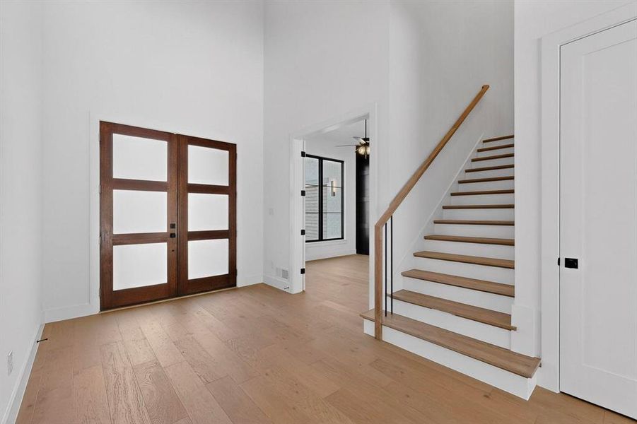 Spacious, unfurnished interior of a new home in , Arlington (Image 32).