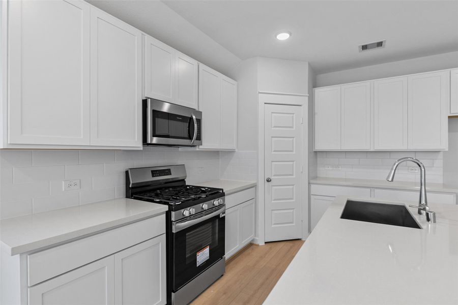 Furnished interior view inside a new home in Mostyn Springs, Magnolia (Image 7). Furnished interior view inside a new home in Mostyn Springs, Magnolia (Image 7).