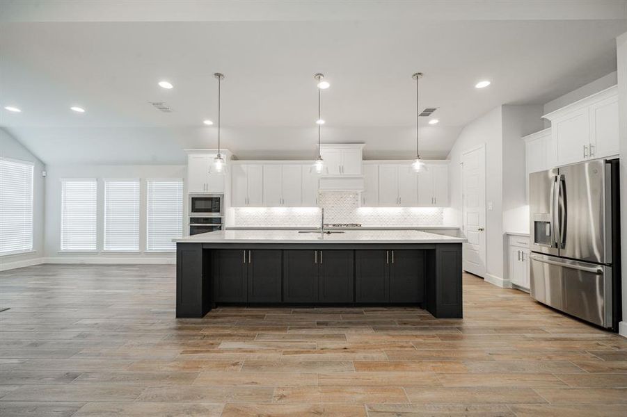 Furnished interior view inside a new home in Ventana 70', Fort Worth (Image 17).