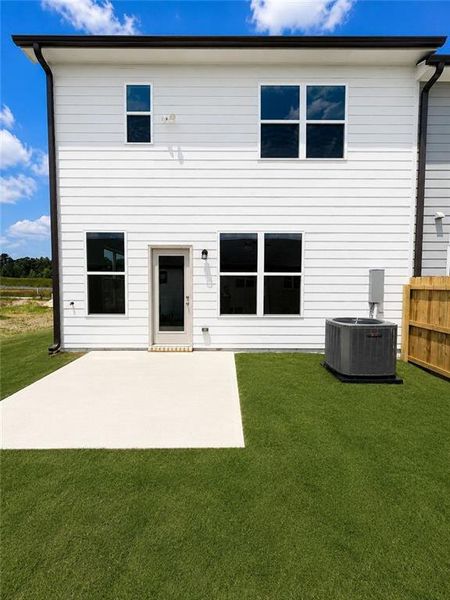 Exterior details and patio area of a home in Somerset at Riverbrook, Gainesville (Image 4).
