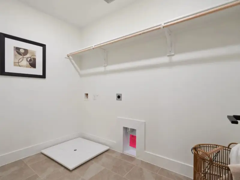 Spacious, unfurnished interior of a new home in Lake Park Villas, Wylie (Image 21). Spacious, unfurnished interior of a new home in Lake Park Villas, Wylie (Image 21).