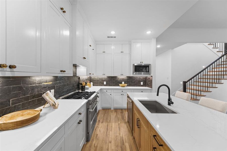 Furnished interior view inside a new home in , Dallas (Image 7).