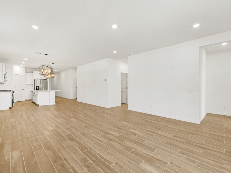 Spacious, unfurnished interior of a new home in Bella Vista Farms Estate Series, San Tan Valley (Image 9).