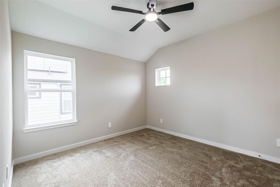 Spacious, unfurnished interior of a new home in , Fresno (Image 45).