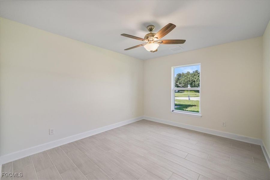 Spacious, unfurnished interior of a new home in Cape Coral, Cape Coral (Image 30).