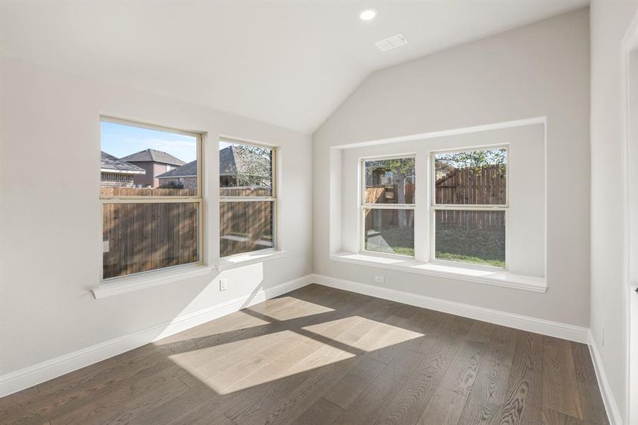 Spacious, unfurnished interior of a new home in Sable Creek, Sanger (Image 17).