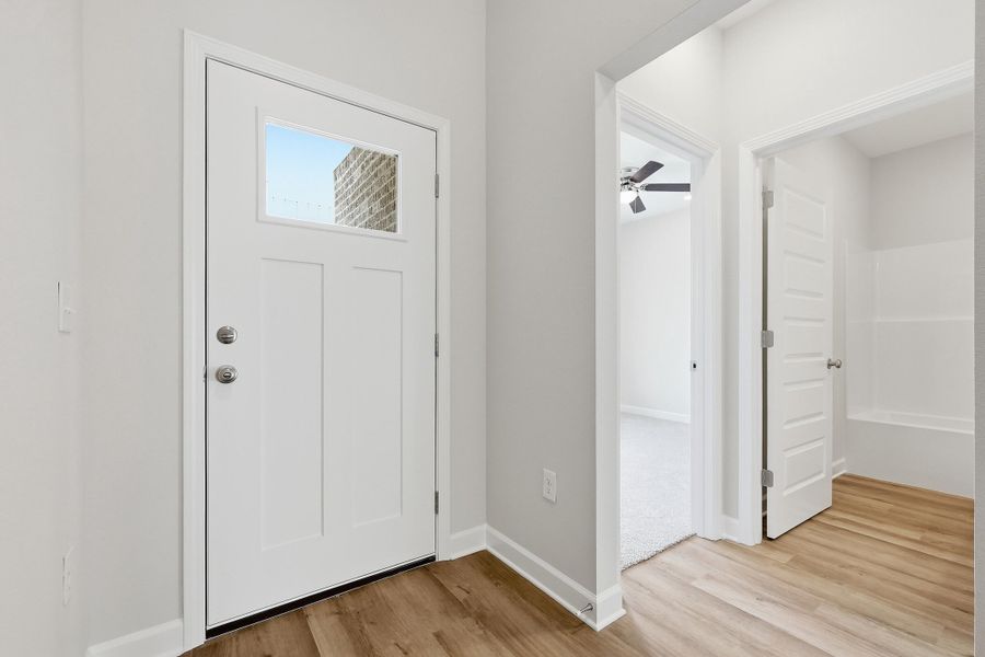 Photos of a similar home.