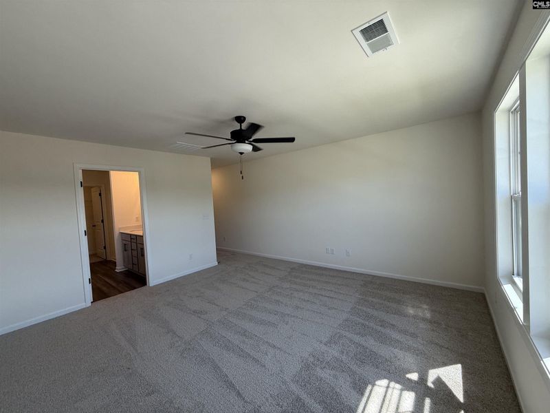 Spacious, unfurnished interior of a new home in Dunbar Village, Cayce (Image 39).