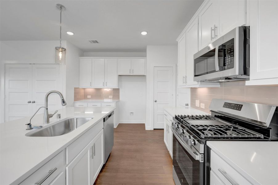 Furnished interior view inside a new home in Wildrye, Waller (Image 15).